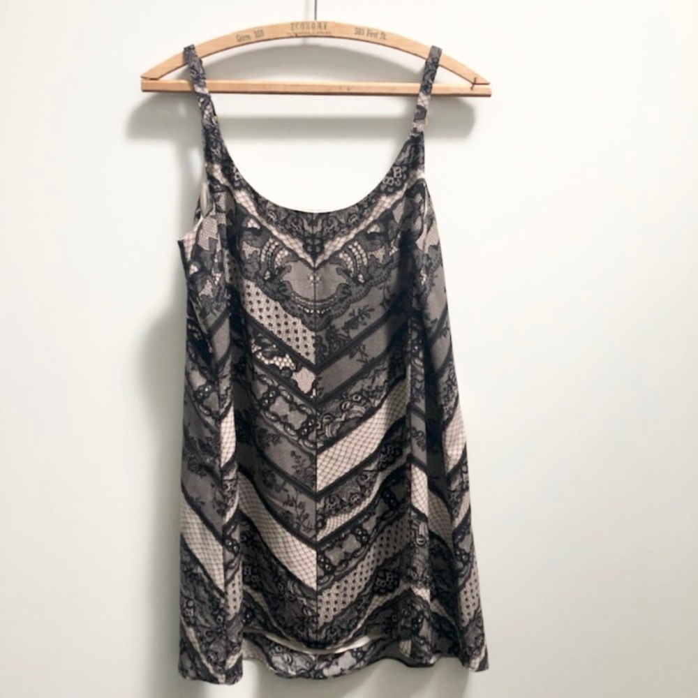 🖤 New NWT Cabi lace print tank top shirt tan black flowy cami